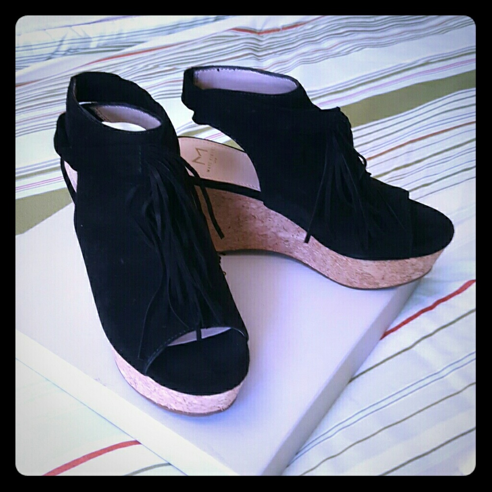 Marc Fisher New in box Sueanne wedge